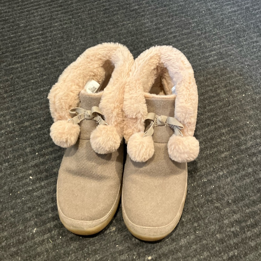 Cozy Tom’s Celeste Shoes with Faux Fur Lining